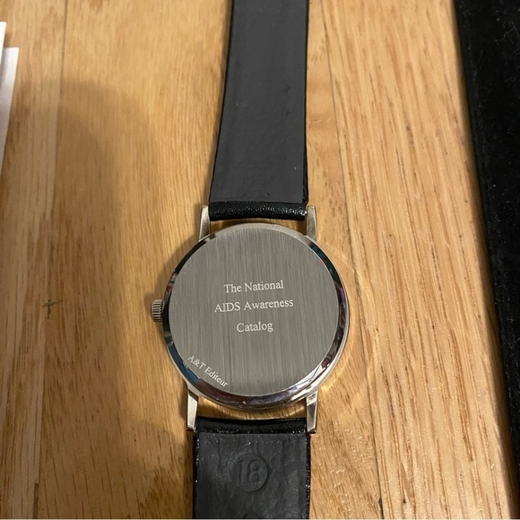 AIDS Awareness Catalog A&T Editeur Black Leather Strap Watch - Picture 4 of 6
